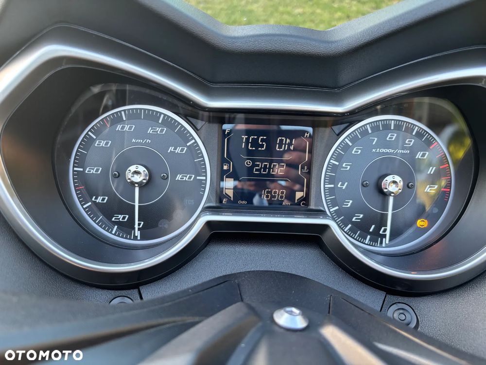 Yamaha X-max - 5