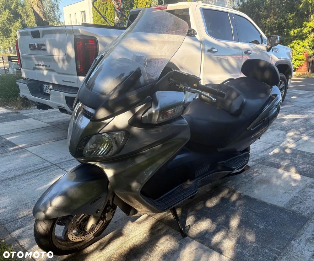 Suzuki Burgman - 4