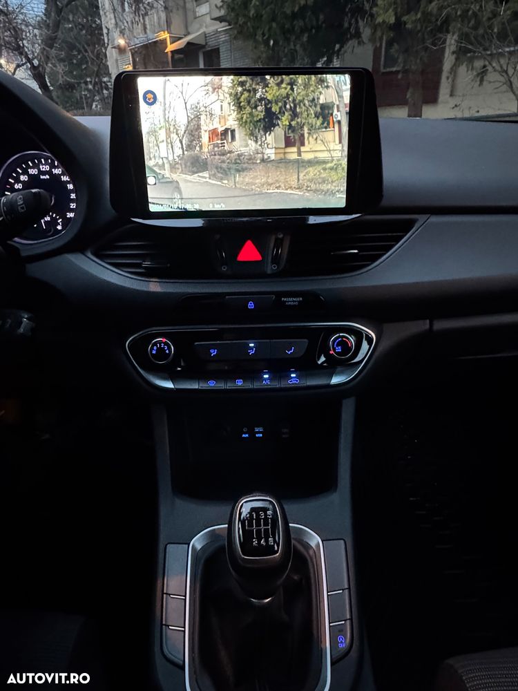 Hyundai i30 1.4 100CP 5DR M/T Comfort - 19