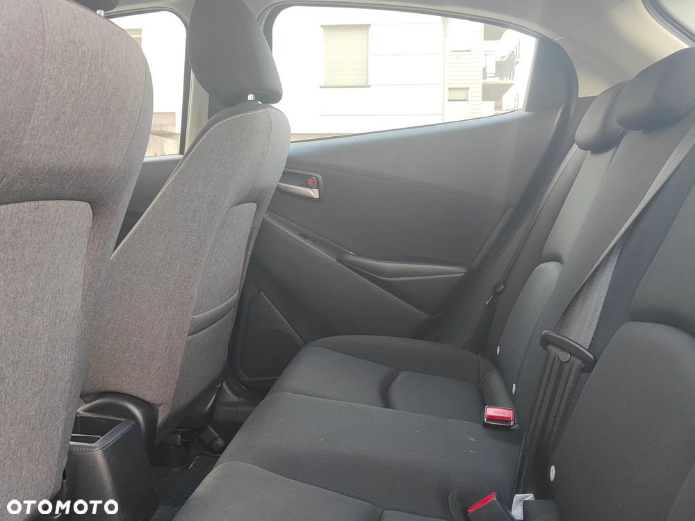 Mazda 2 - 25