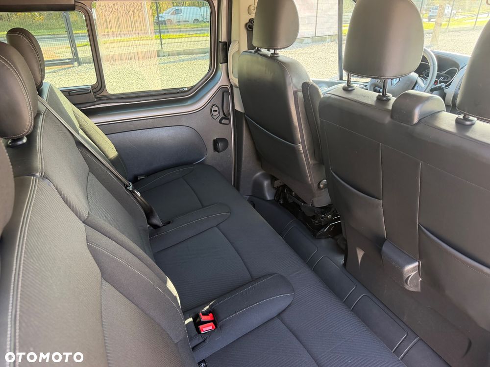 Renault Trafic - 25