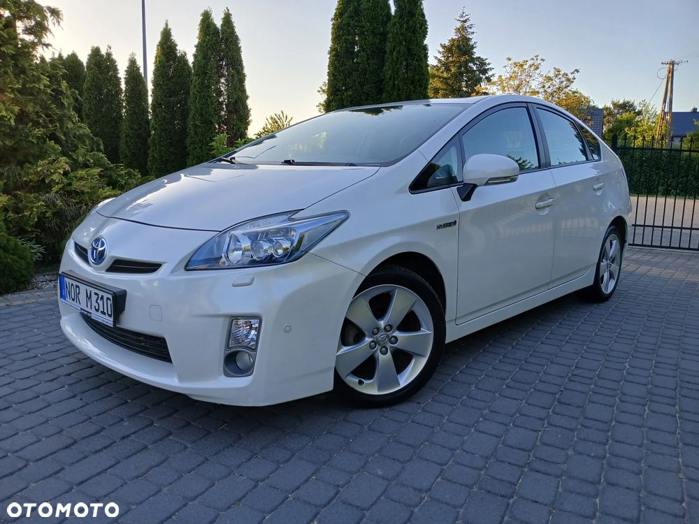 Toyota Prius (Hybrid) Executive - 1