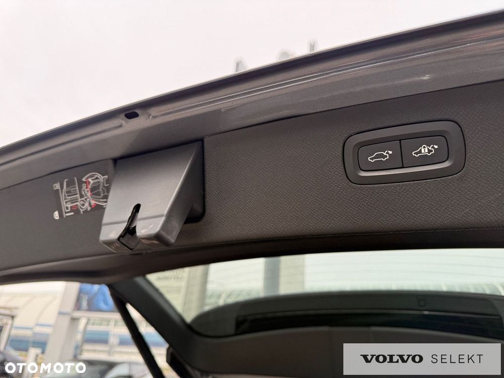 Volvo XC 90 - 30