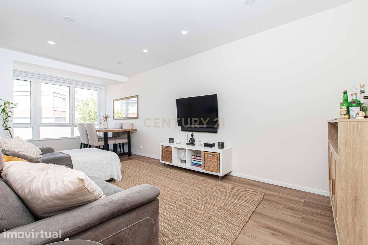 Apartamento T2 Totalmente Remodelado | Acabamentos de Alto Padrão | Da - Grande imagem: 3/21