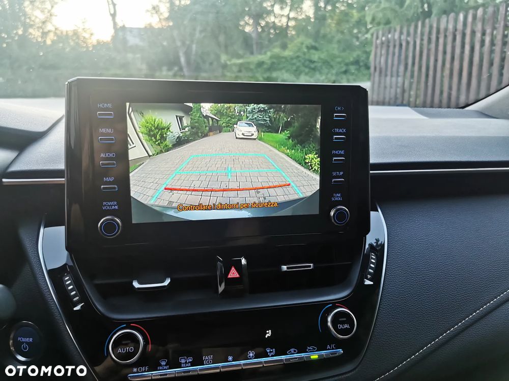 Toyota Corolla 2.0 Lounge - 19