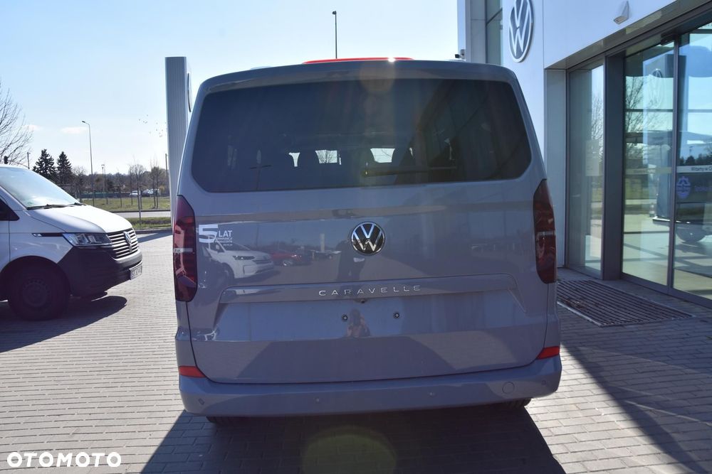 Volkswagen Caravelle - 9