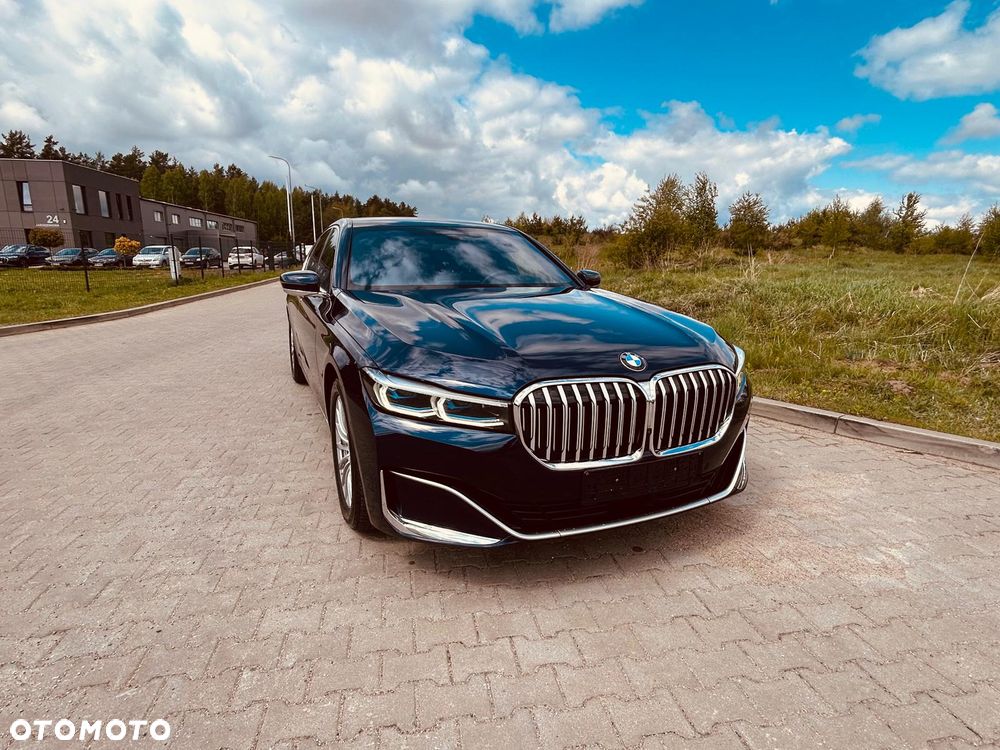BMW Seria 7 730d xDrive mHEV - 6