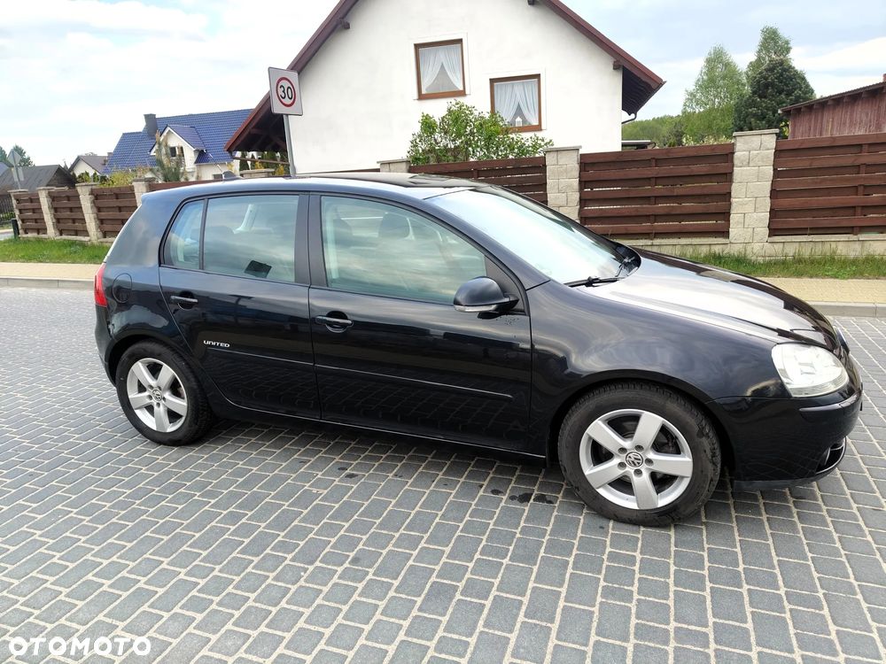 Volkswagen Golf 1.9 TDI DPF United BlueMotion - 11
