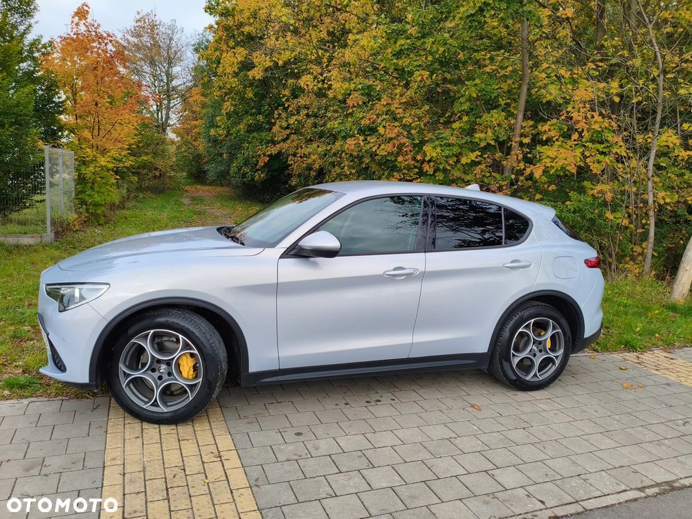Alfa Romeo Stelvio 2.0 Turbo Sprint Q4 - 4