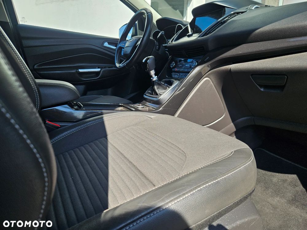 Ford Kuga 1.5 EcoBoost FWD Titanium ASS MMT6 - 25