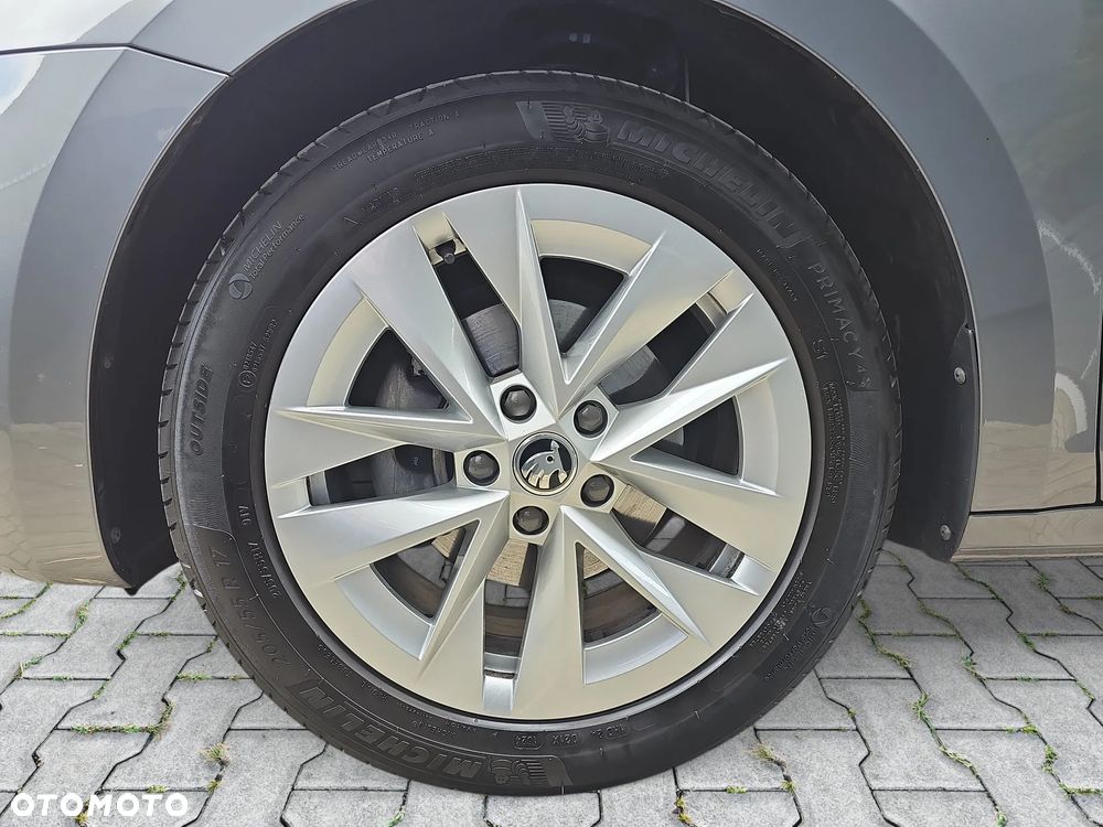 Skoda Octavia 1.5 TSI mHEV Selection DSG - 14