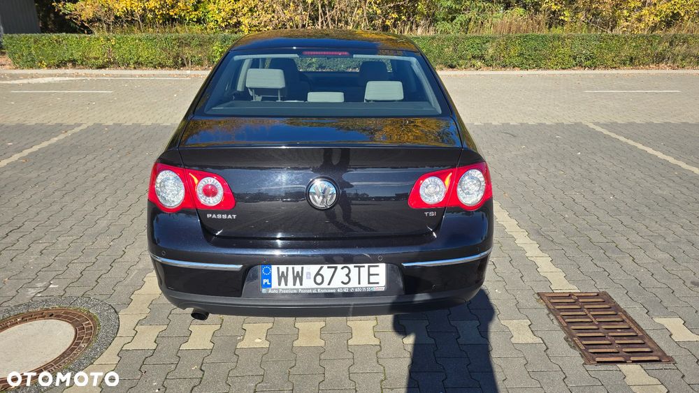 Volkswagen Passat - 2