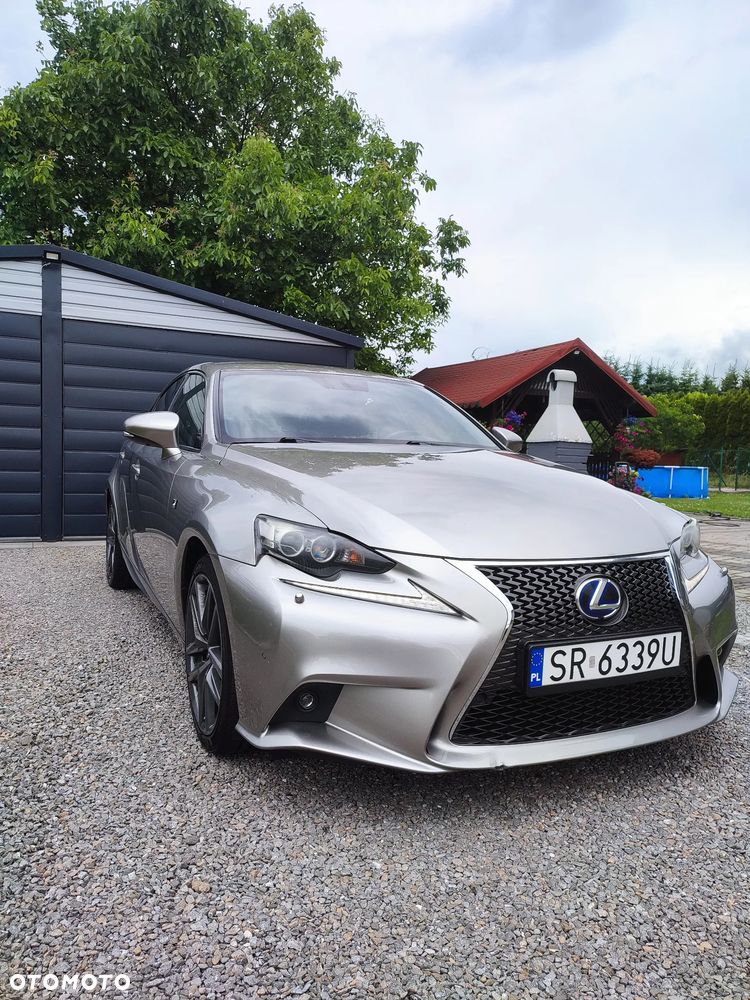 Lexus IS - 1