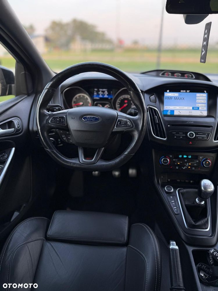 Ford Focus 2.0 EcoBoost ST - 5