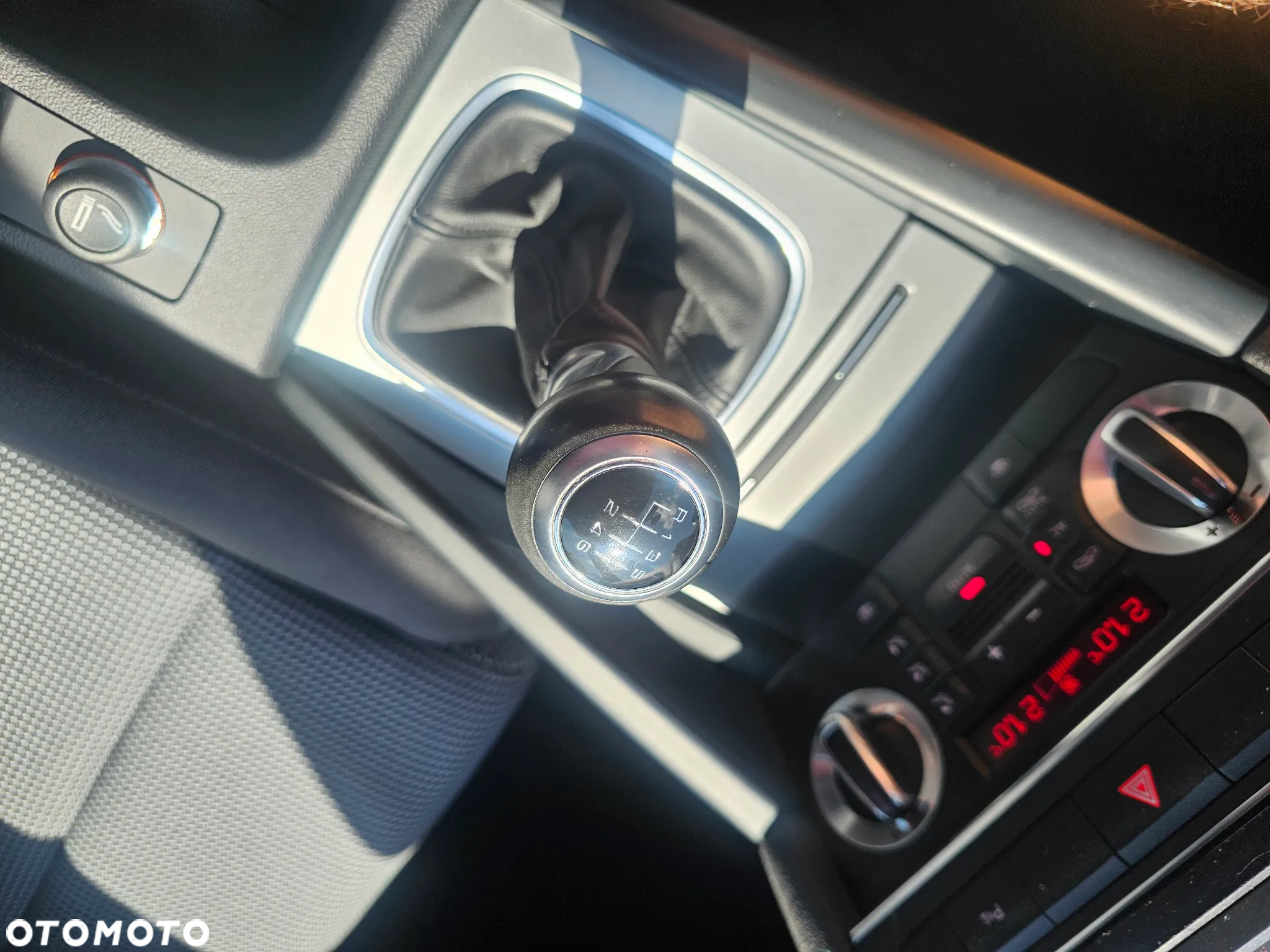Audi A3 ver-1-4-tfsi-sportback-attraction - 36