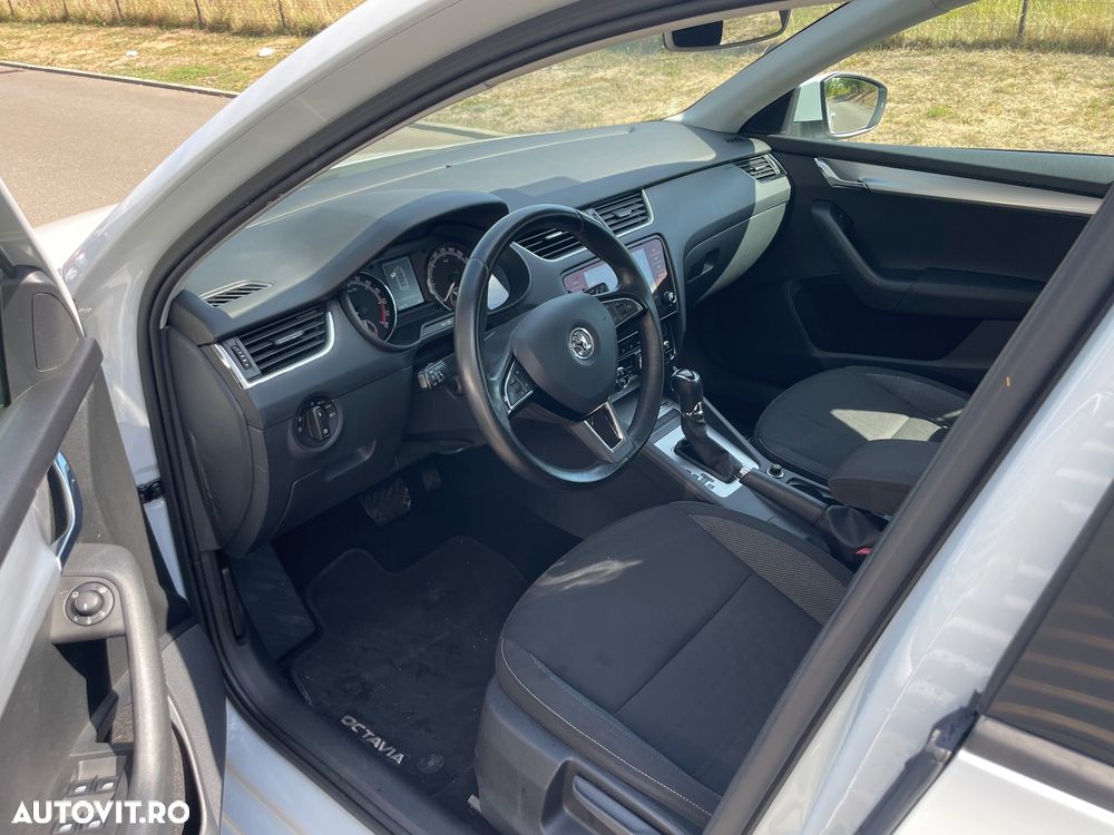 Skoda Octavia 1.6 TDI DSG Style - 5
