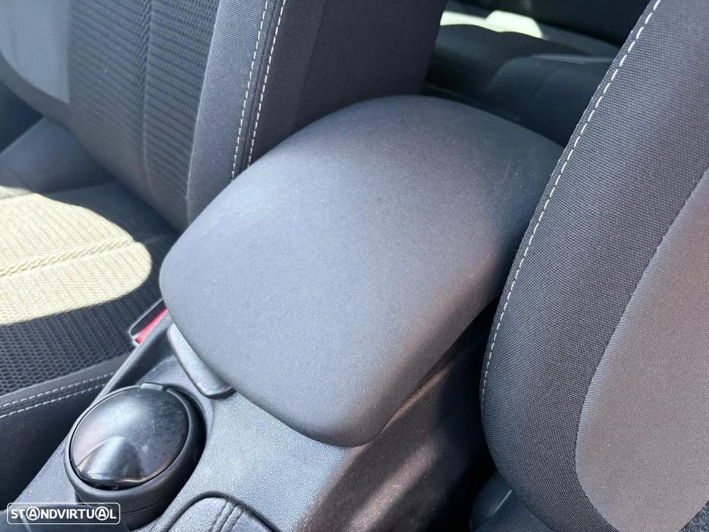 Citroën C4 1.6 BlueHDi Feel EAT6 - 33