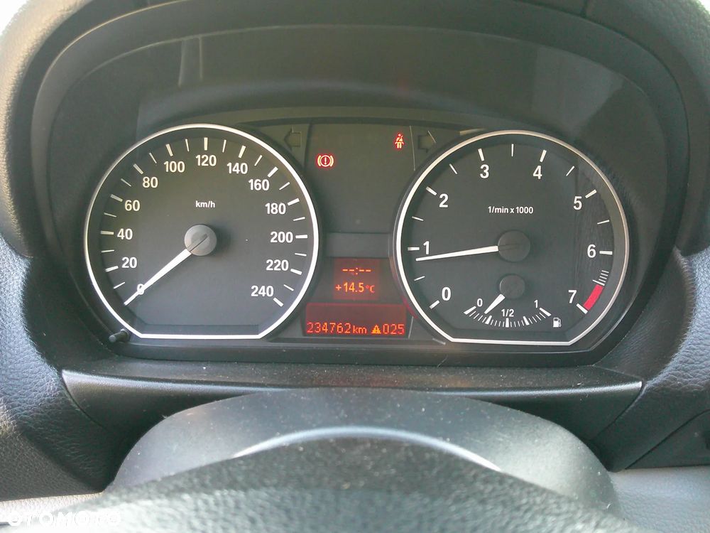 BMW Seria 1 116i - 14