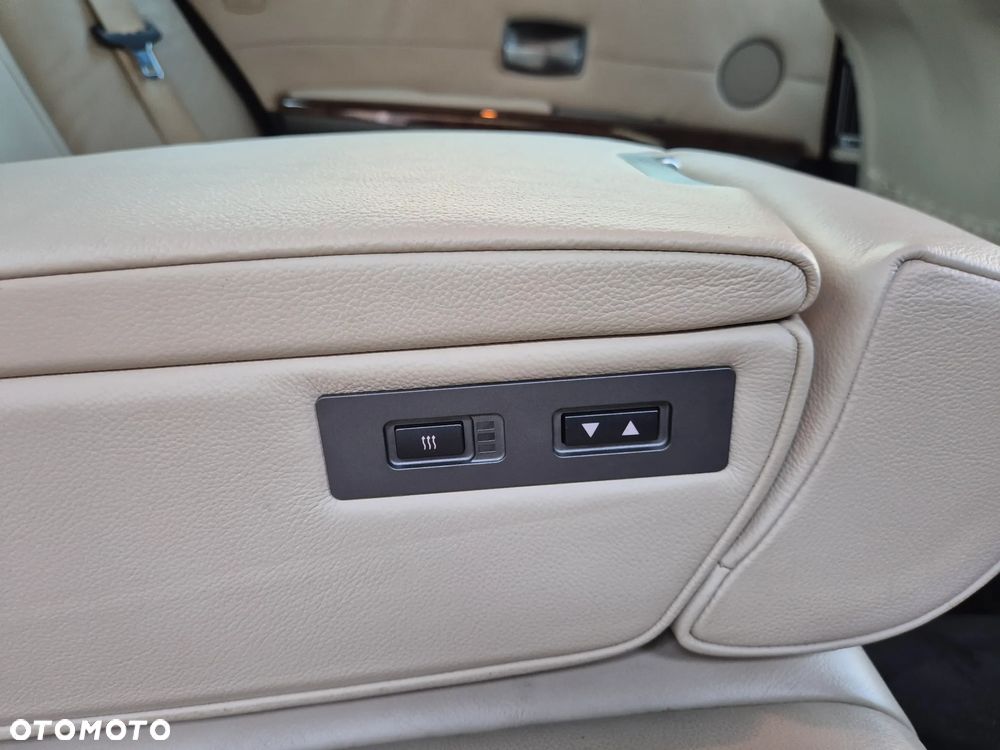 BMW Seria 7 - 24