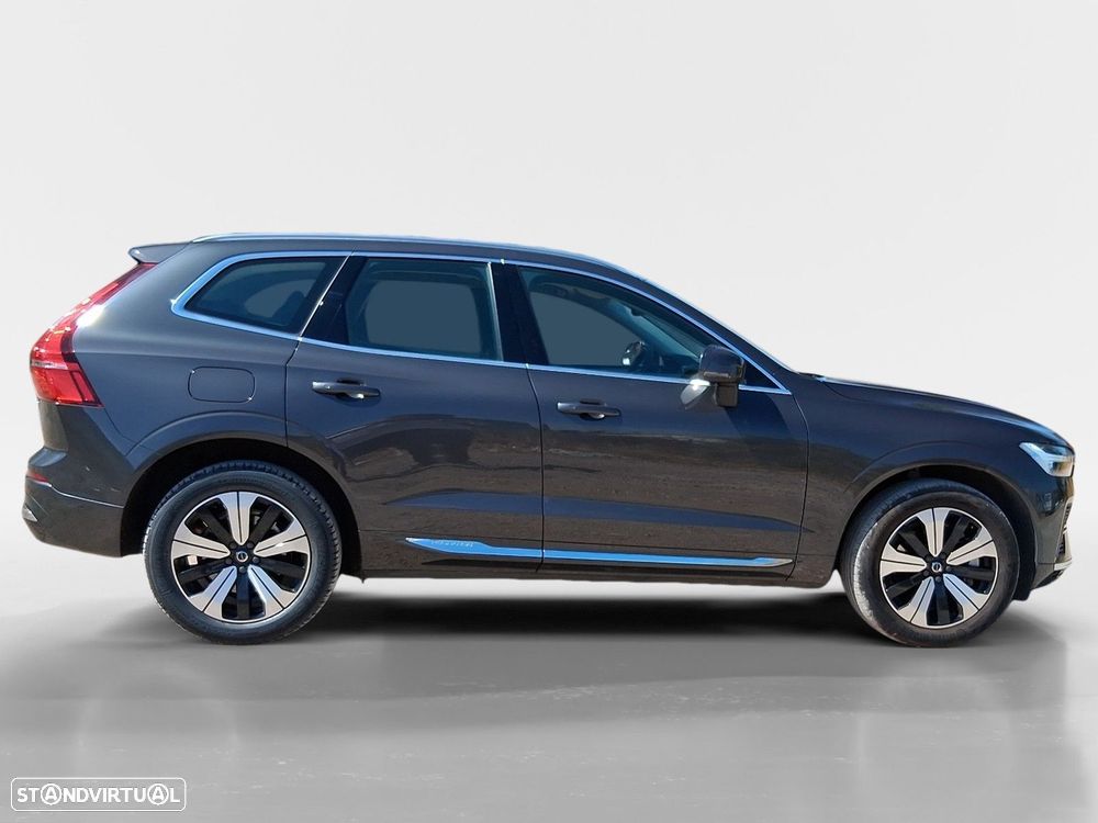 Volvo XC 60 2.0 T6 PHEV Core AWD — fotografia 6