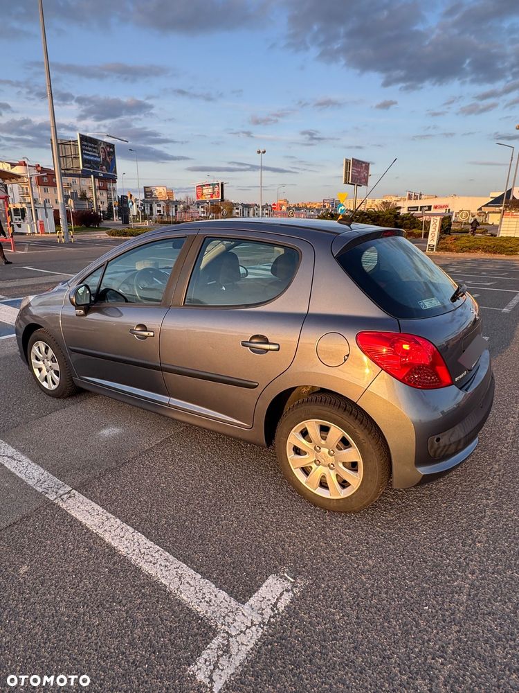 Peugeot 207 1.4 nICE - 10