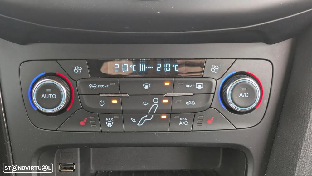 Ford Focus 1.0 EcoBoost S&S Titanium - 10