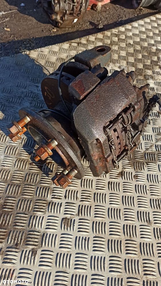 zwrotnica lewa przód iveco 65c 70c bliźniak 11+ - 1