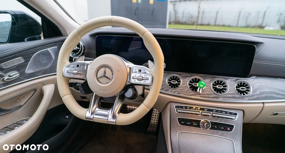 Mercedes-Benz CLS - 6