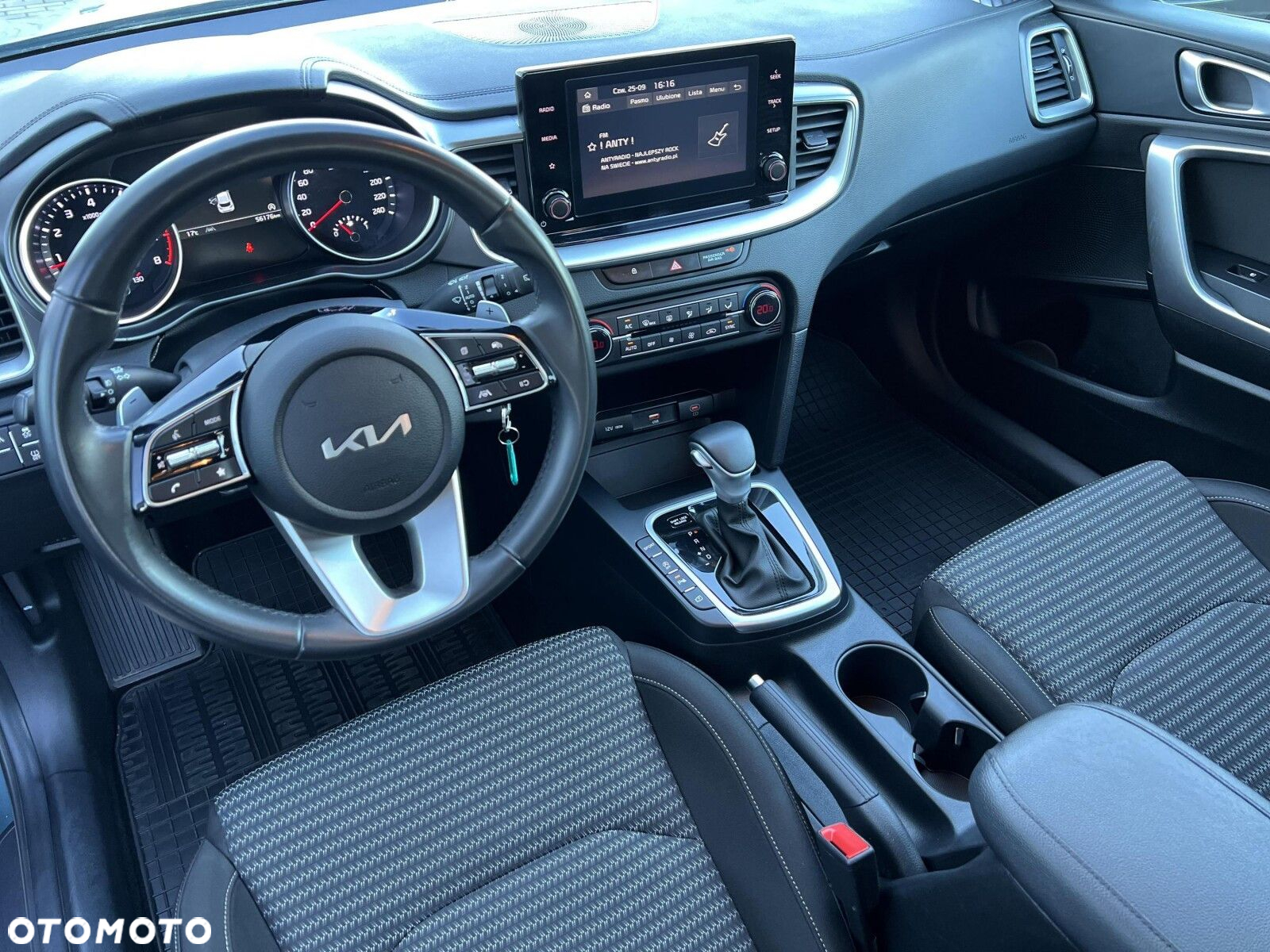 Kia XCeed - 24