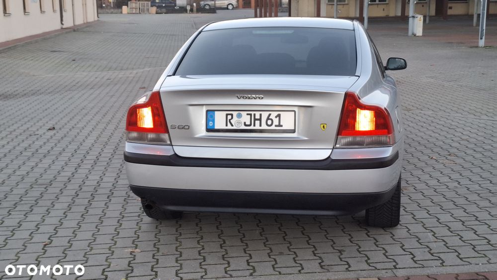 Volvo S60 2.4 Momentum - 8