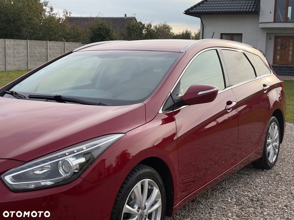 Hyundai i40 Kombi blue 1.6 Family - 9