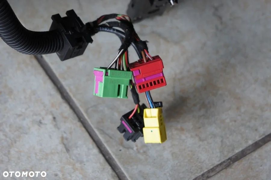 NR 51 Fotele przednie i tylne, podgrzewanie, poduszki, tunel Audi A6 4G0 - 7