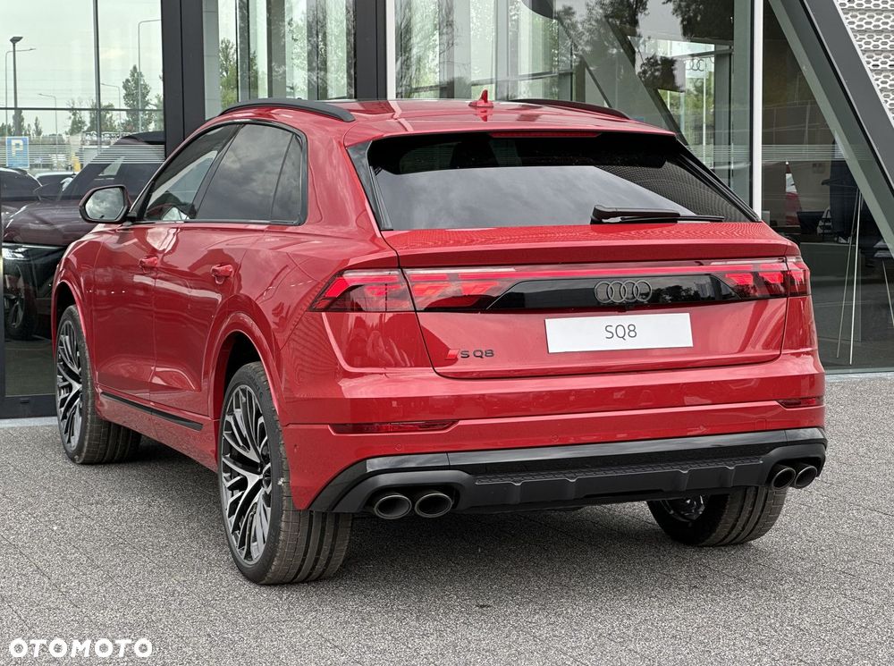 Audi SQ8 - 8