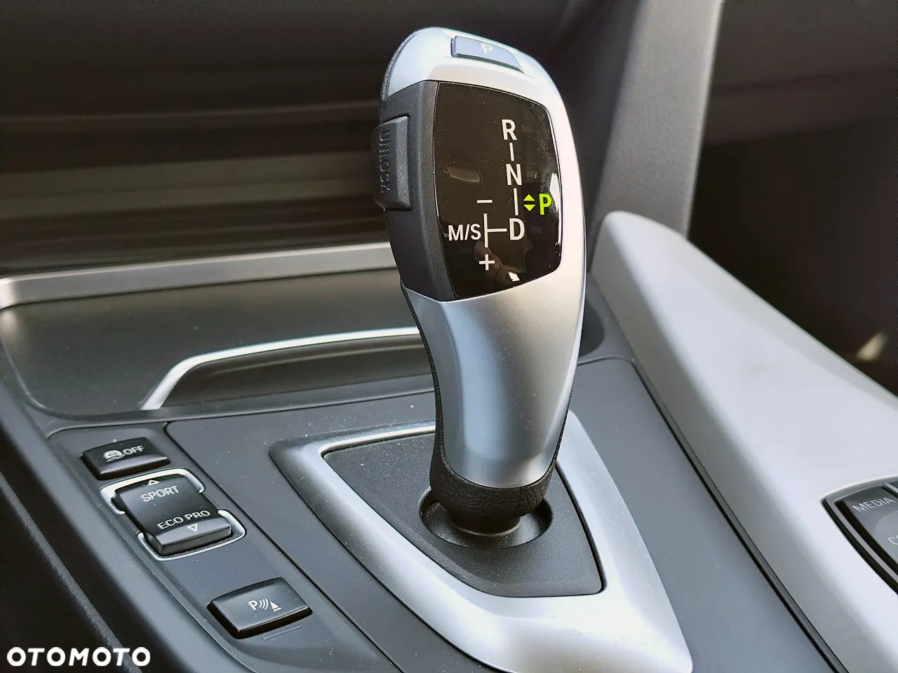 BMW Seria 3 318i GPF Advantage - 26