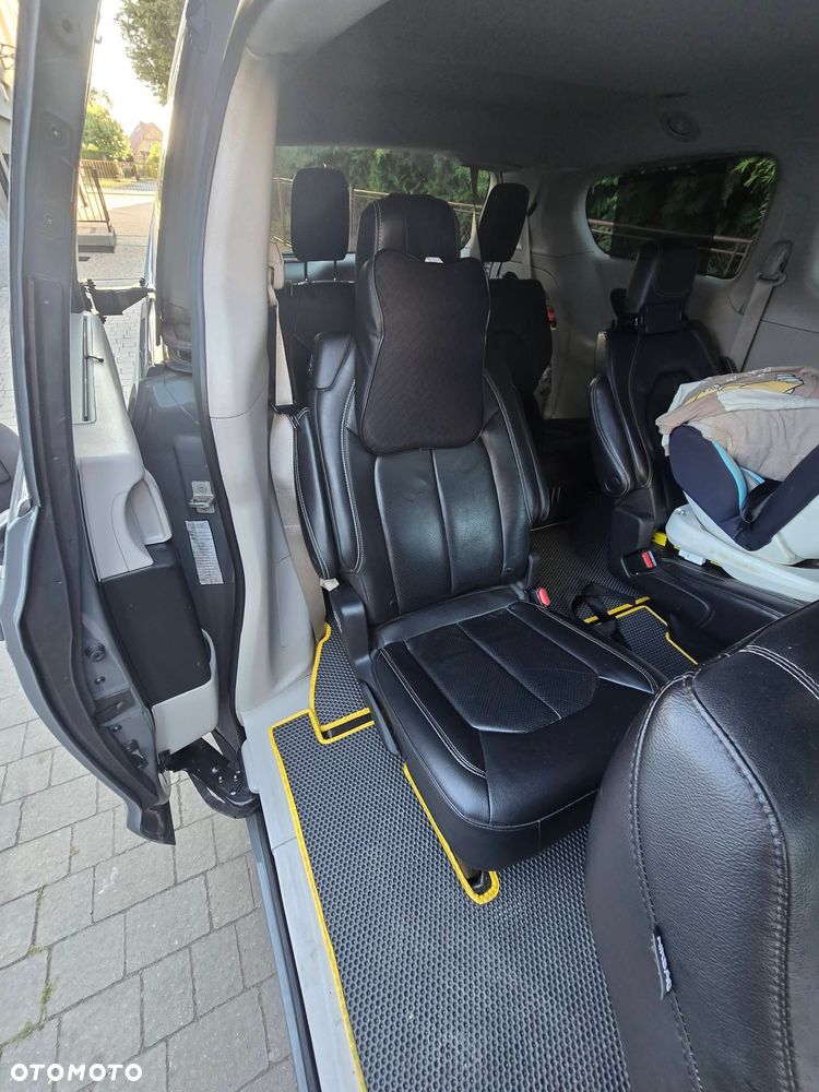 Chrysler Pacifica - 13