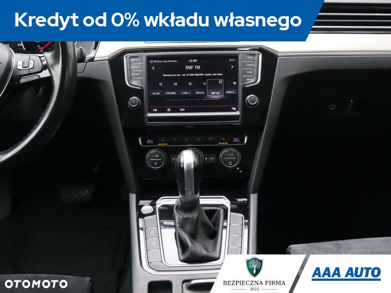 Volkswagen Passat - 13
