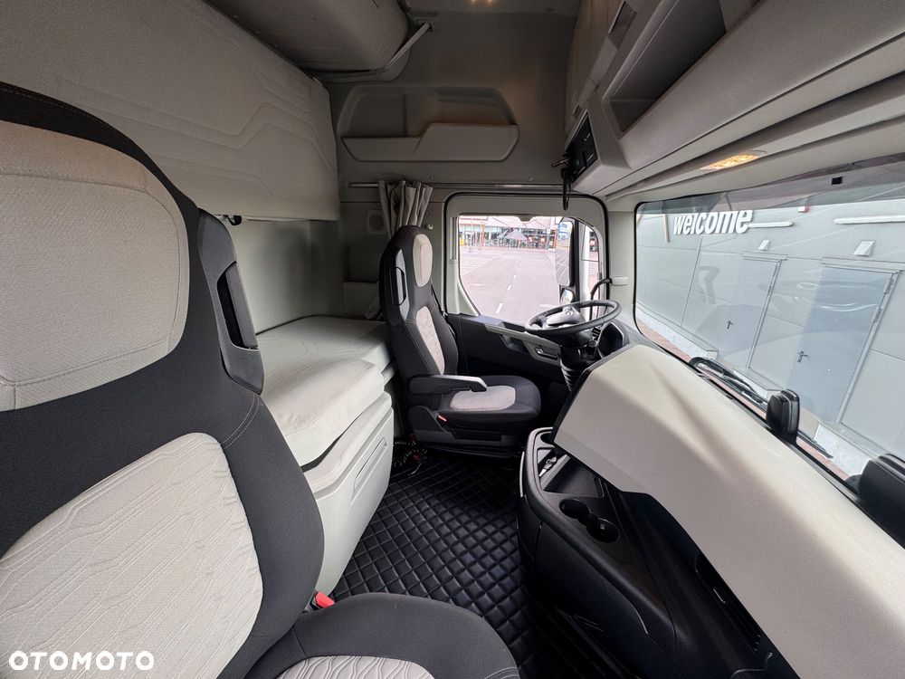 Ford F-MAX - 7