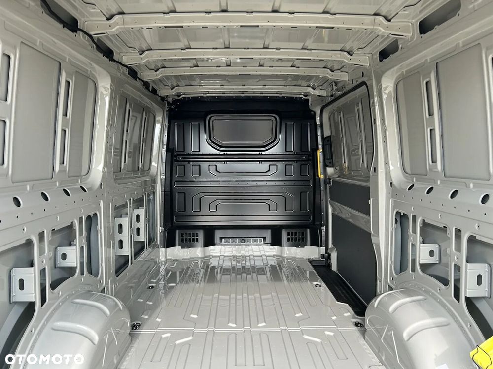 Volkswagen Crafter Volkswagen Crafter 35 Furgon AUTOMAT/L3H3, 2.0TDI 177KM, r.o. 3640 - 13