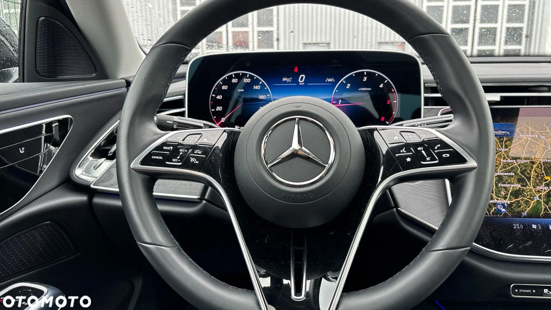 Mercedes-Benz Klasa E 220 d T 9G-TRONIC - 14