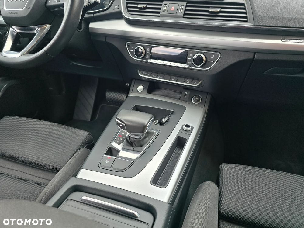 Audi Q5 40 TDI quattro S tronic S line business - 37