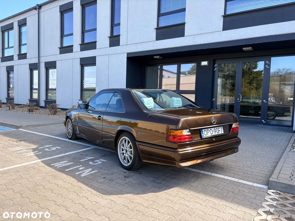 Mercedes-Benz W124 (1984-1993) - 12