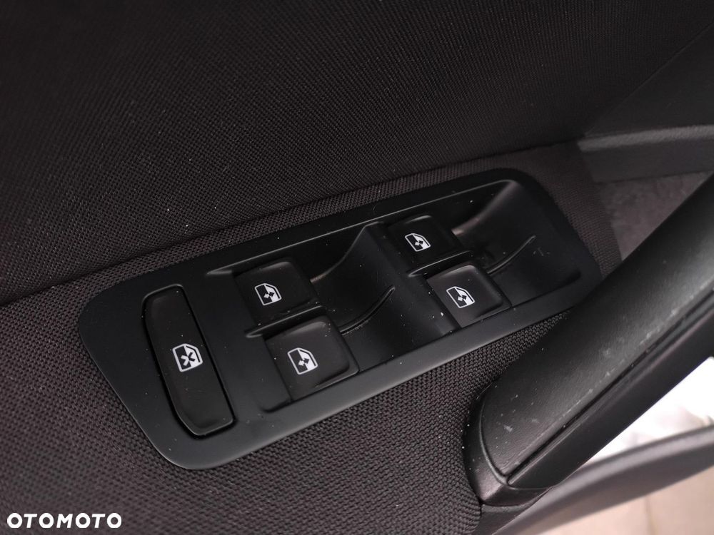 Volkswagen Golf - 11