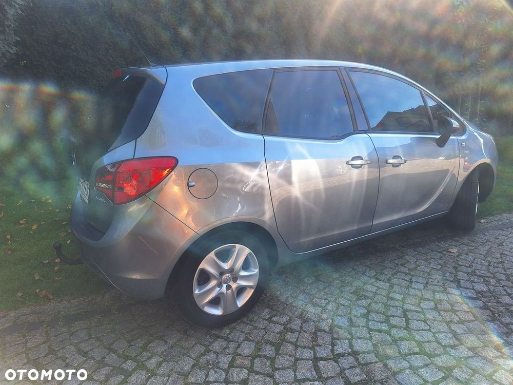 Opel Meriva 1.4 T Design Edition S&S - 32