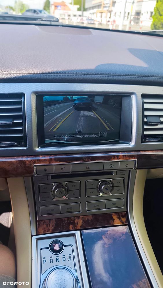 Jaguar XF 3.0 V6 - 10