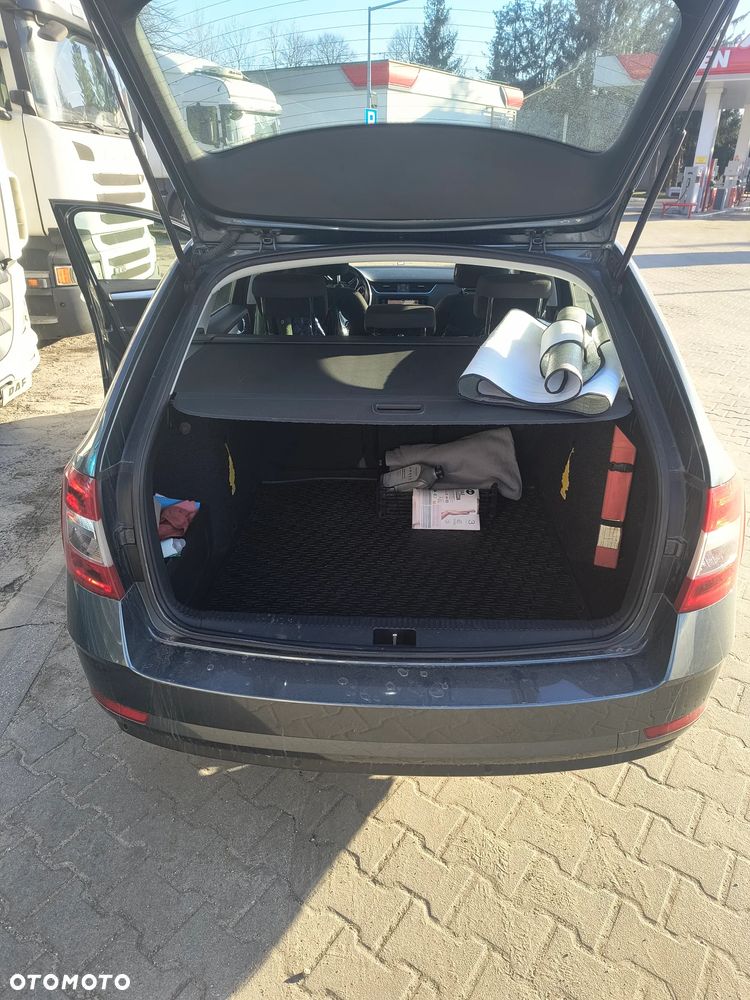 Skoda Octavia 2.0 TDI SCR Ambition DSG - 8