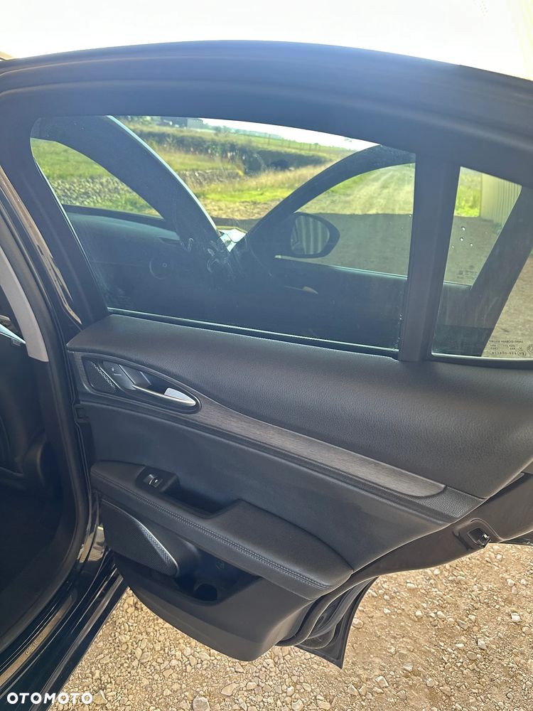 Alfa Romeo Stelvio 2.0 Turbo 16V AT8-Q4 Veloce - 18