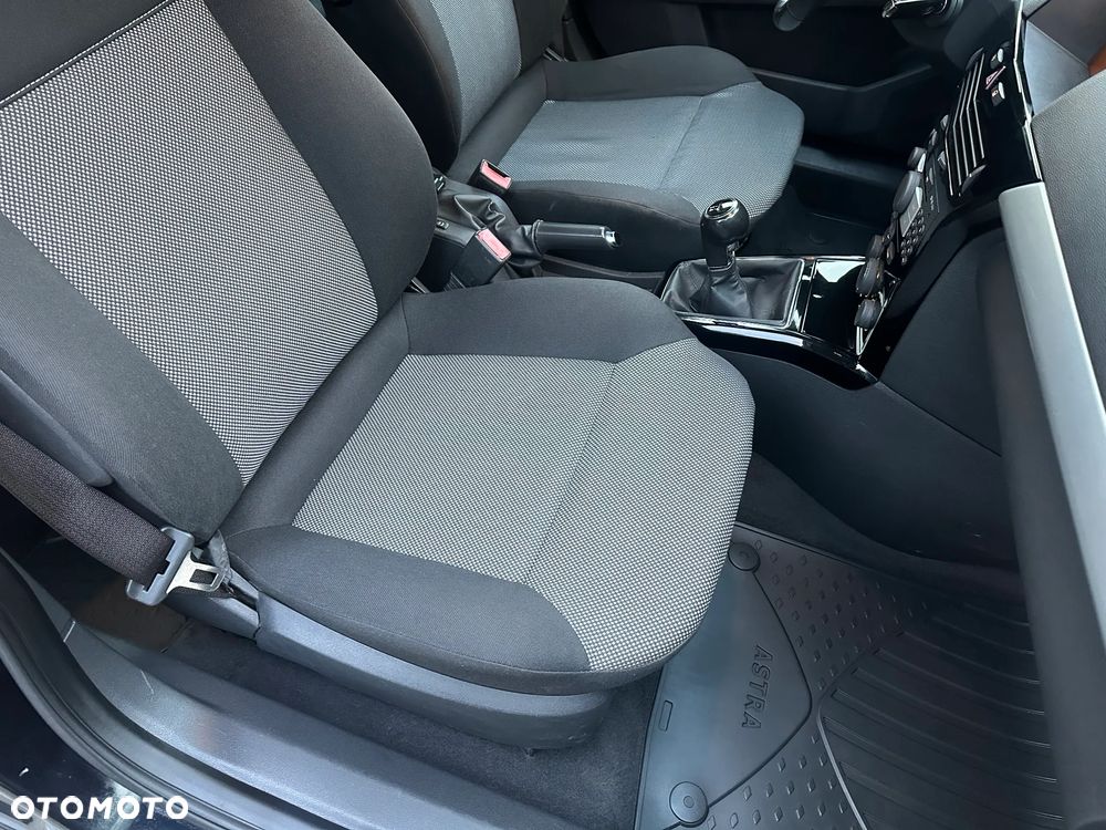 Opel Astra 1.6 Edition 111 Jahre - 11