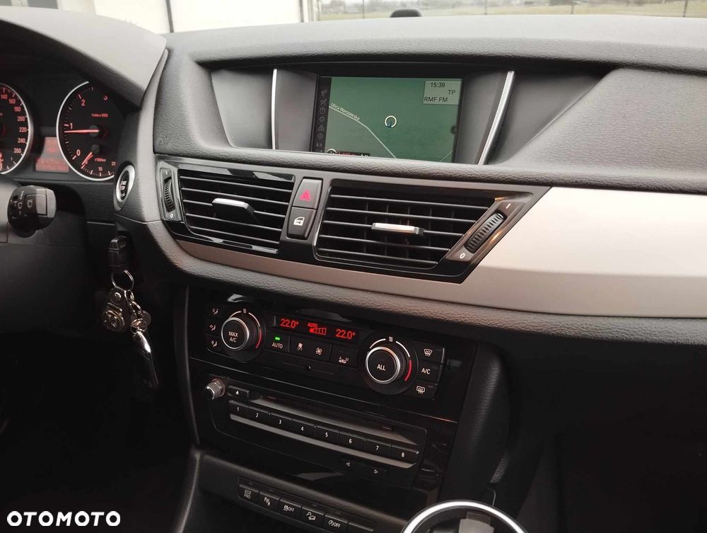 BMW X1 xDrive18d - 15
