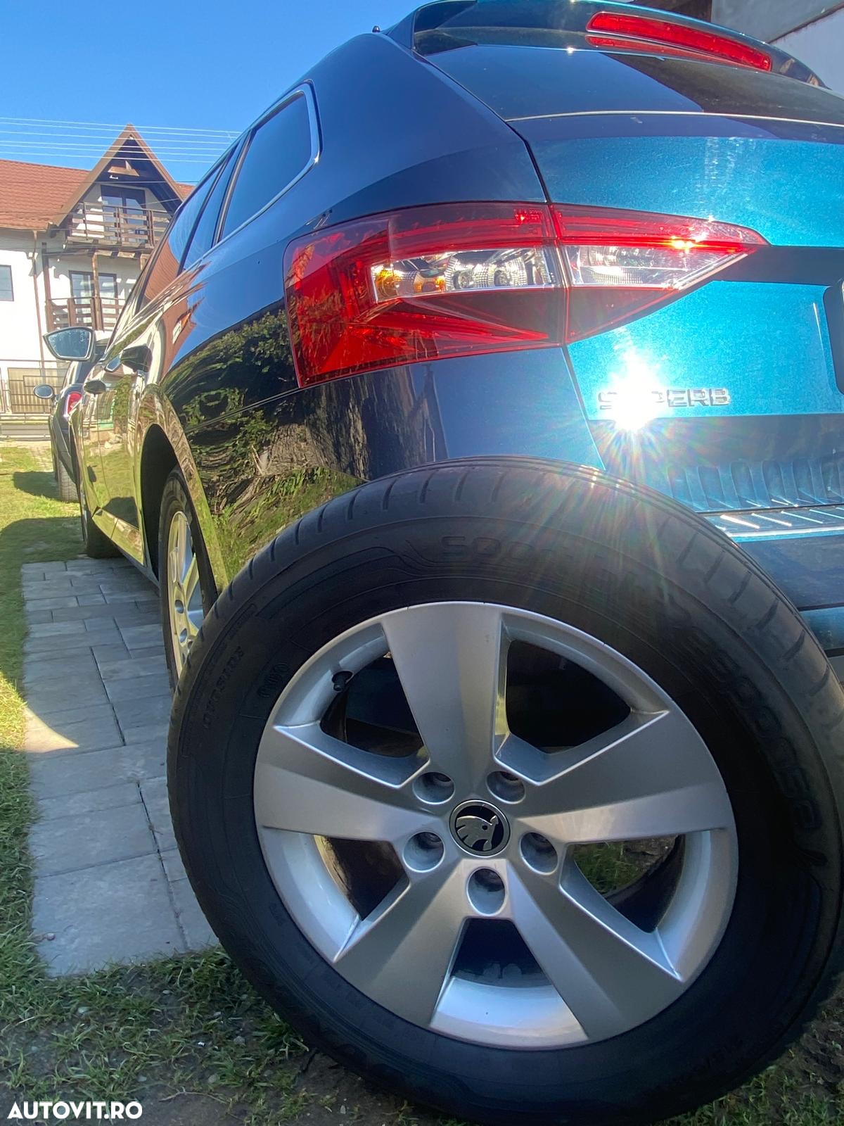 Skoda Superb Combi 2.0 TDI DSG Ambition - 16