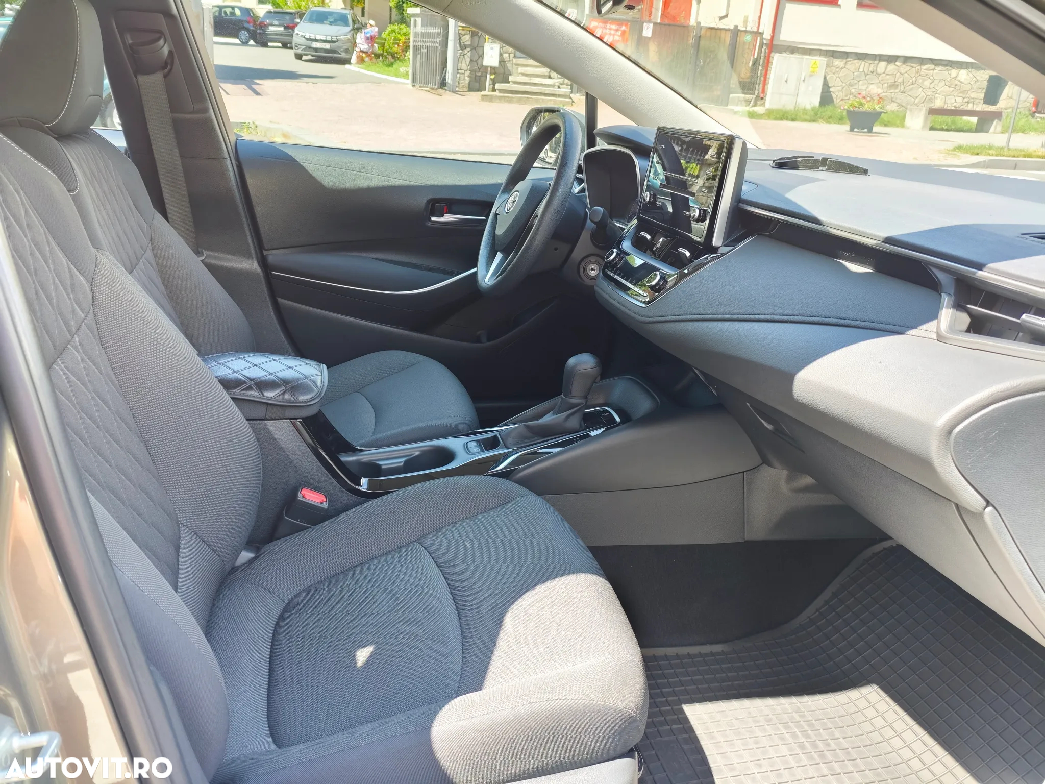 Toyota Corolla Sedan 1.6 CVT Dynamic - 9